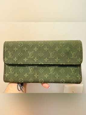 *Gorgeous* Authentic Louis Vuitton - Green Denim International Long Wallet